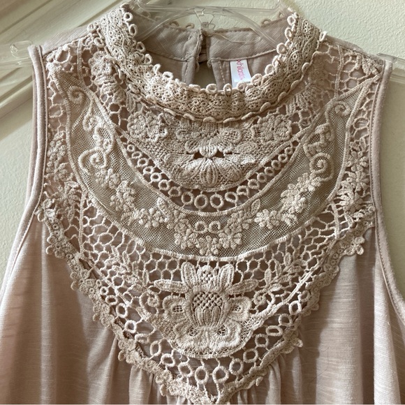 Boho Crochet Lace Front Sleeveless Top Size Small - Picture 2 of 9